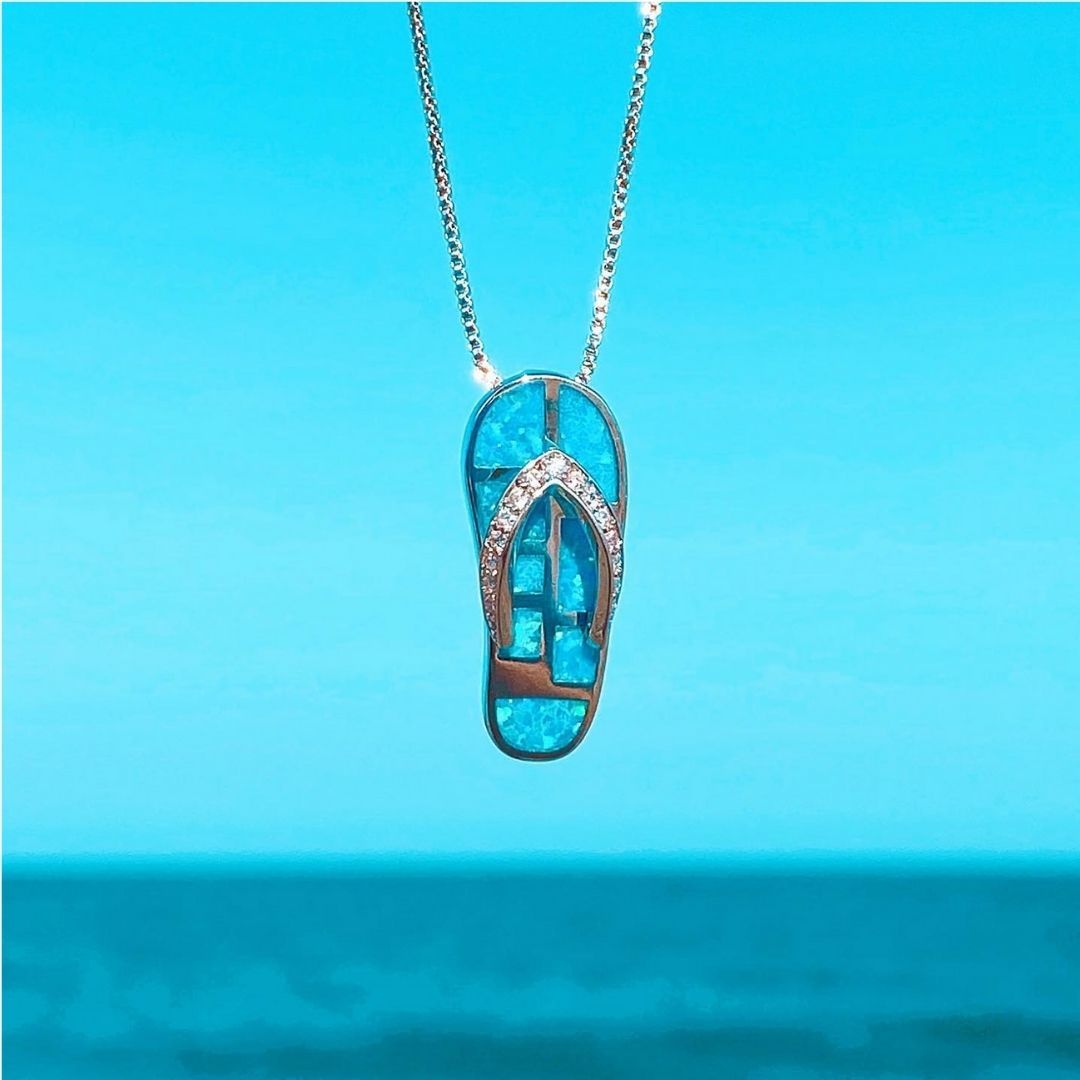 Elegante Flip Flop-Halskette aus schimmerndem Opal und edlem Silber