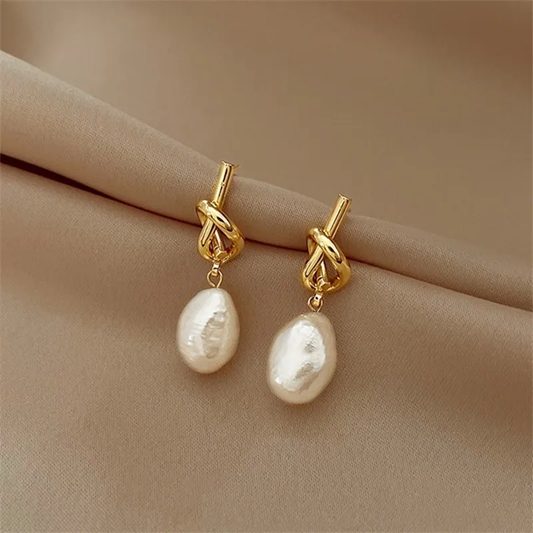 Luxurious Golden Baroque Pearl Earrings for an Elegant Appearance